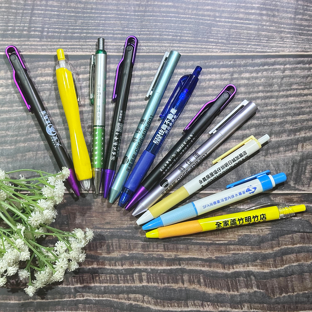 胖胖筆、三色原子筆、細緻原子筆、小南瓜筆、中油筆等各種筆款。